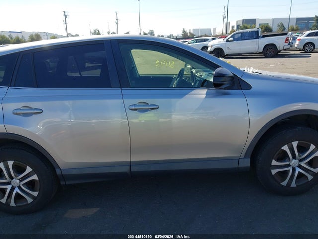 JTMZFREV7JJ192219 Toyota RAV4 LE