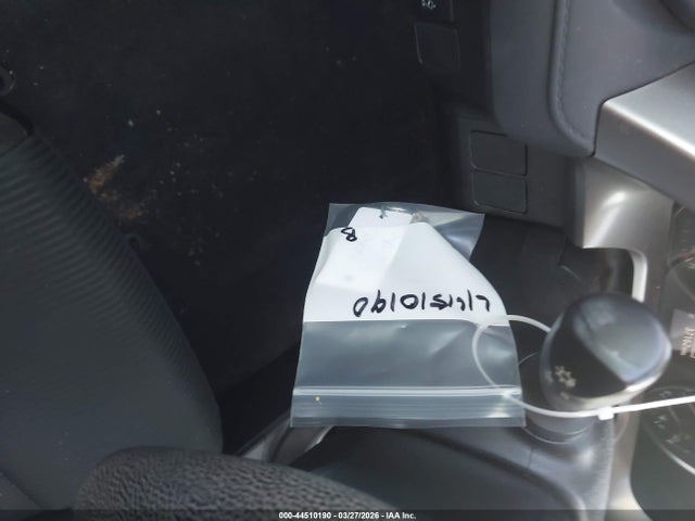 JTMZFREV7JJ192219 Toyota RAV4 LE