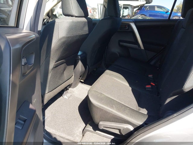 JTMZFREV7JJ192219 Toyota RAV4 LE