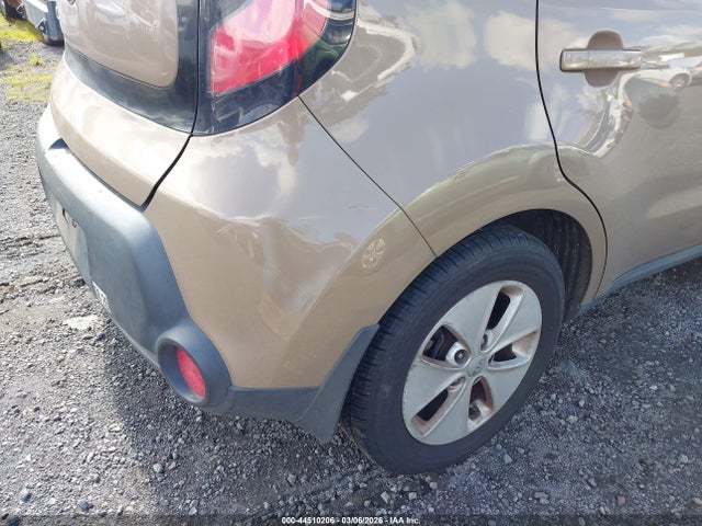 44510206 :رقم المزاد ، KNDJN2A20F7171266 vin ، 2015 Kia Soul مزاد بيع