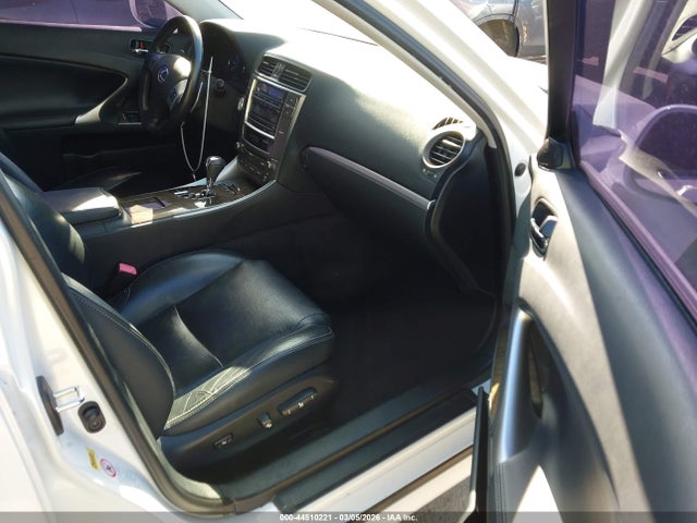 44510221 :رقم المزاد ، JTHBF5C28B5147754 vin ، 2011 Lexus Is 250 مزاد بيع