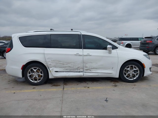44510254 :رقم المزاد ، 2C4RC1GG4HR518251 vin ، 2017 Chrysler Pacifica Limited مزاد بيع