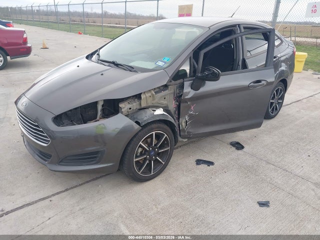 Ford FIESTA SE 2018 3FADP4BJ8JM135208 Image 2