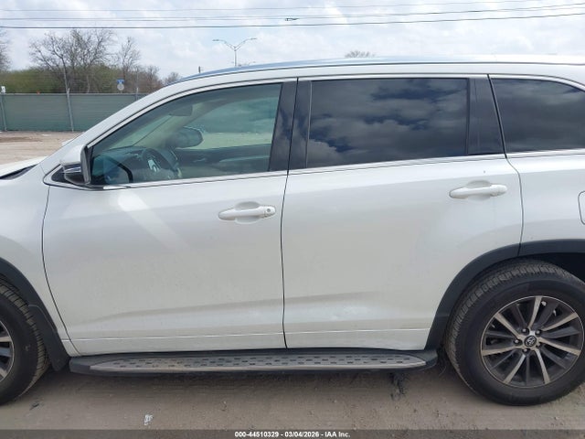 Toyota Highlander Xle 2017 5TDKZRFH3HS512196 Image 14