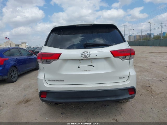 Toyota Highlander Xle 2017 5TDKZRFH3HS512196 Image 16