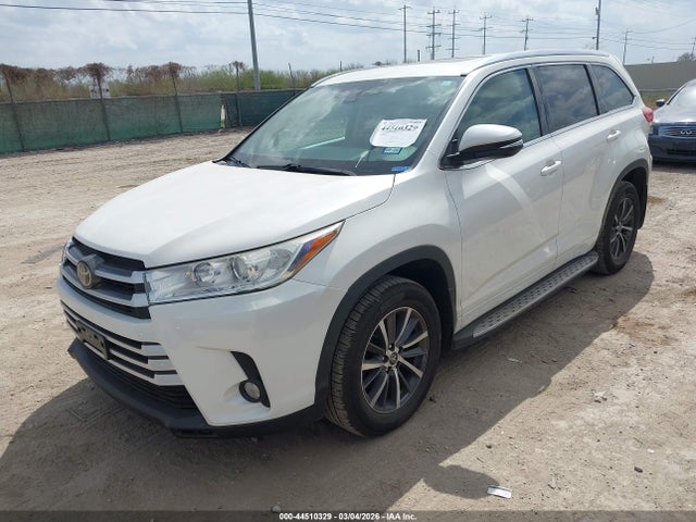 Toyota Highlander Xle 2017 5TDKZRFH3HS512196 Image 2