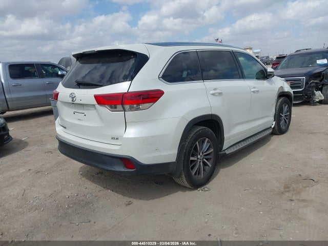 Toyota Highlander Xle 2017 5TDKZRFH3HS512196 Image 4