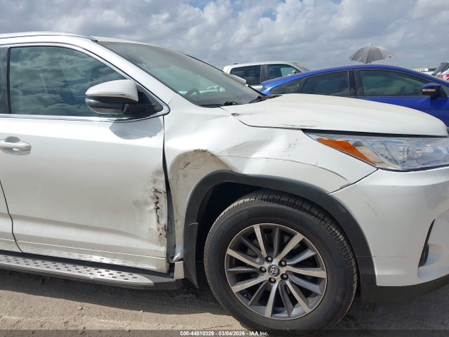 Toyota Highlander Xle 2017 5TDKZRFH3HS512196 Image 6
