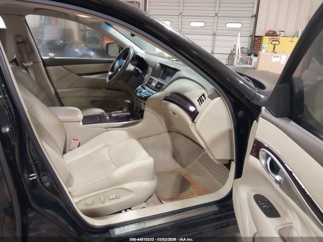 Продажа на аукционе авто 2011 Infiniti M56x, vin: JN1AY1AR1BM570247, номер лота: 44510332