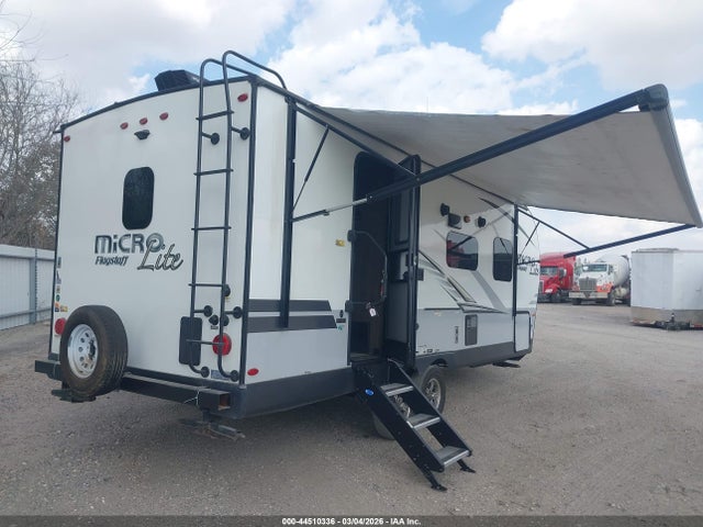 Flagstaff Micro Lite 2019 4X4TFLA23KD429684 Image 19