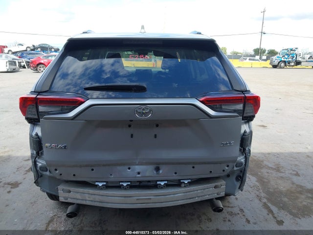 2T3W1RFV4MC102645 Toyota Rav4 Xle