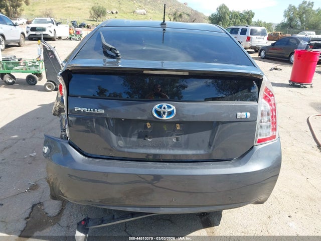 JTDKN3DU0F0423467 Toyota Prius Three