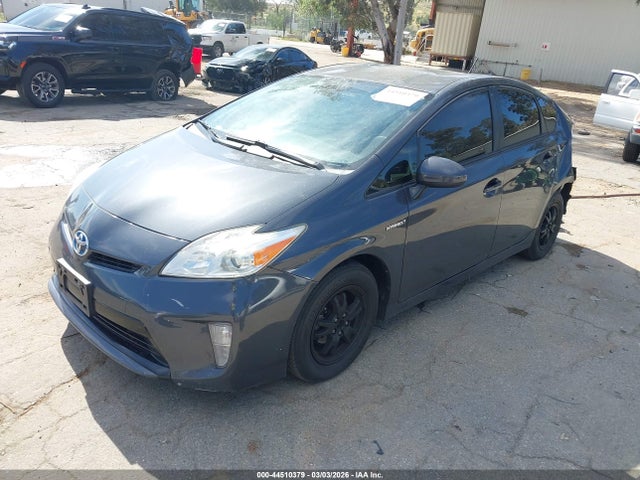 JTDKN3DU0F0423467 Toyota Prius Three