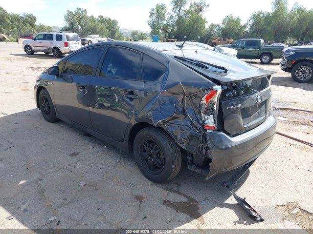 JTDKN3DU0F0423467 Toyota Prius Three