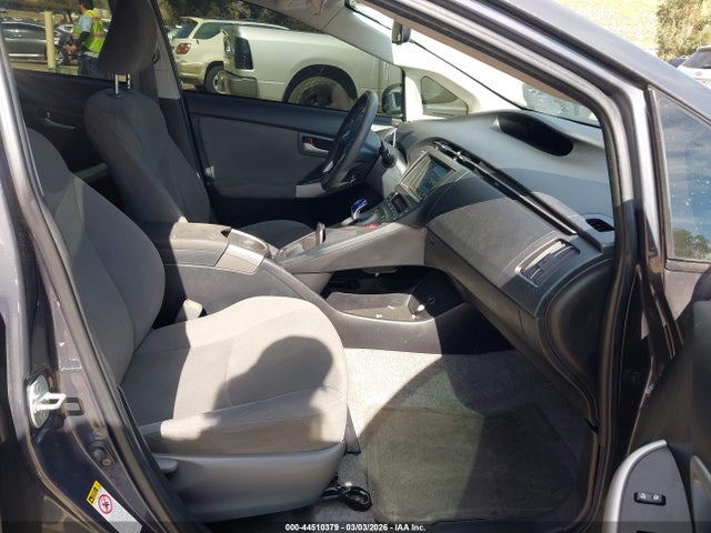 JTDKN3DU0F0423467 Toyota Prius Three
