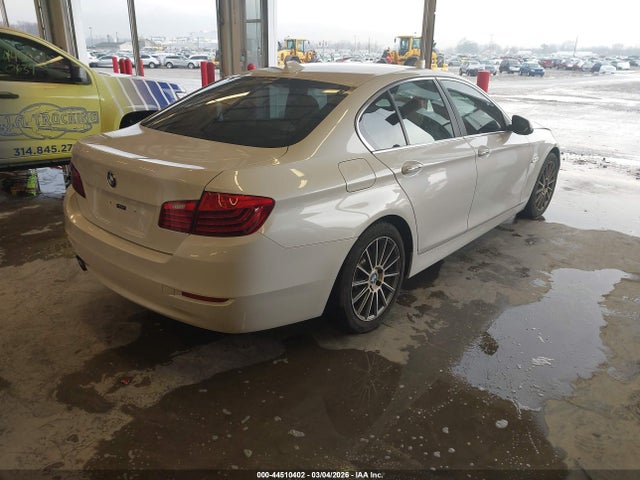 2016 BMW 528I WBA5A7C56GG144587 Photo 3