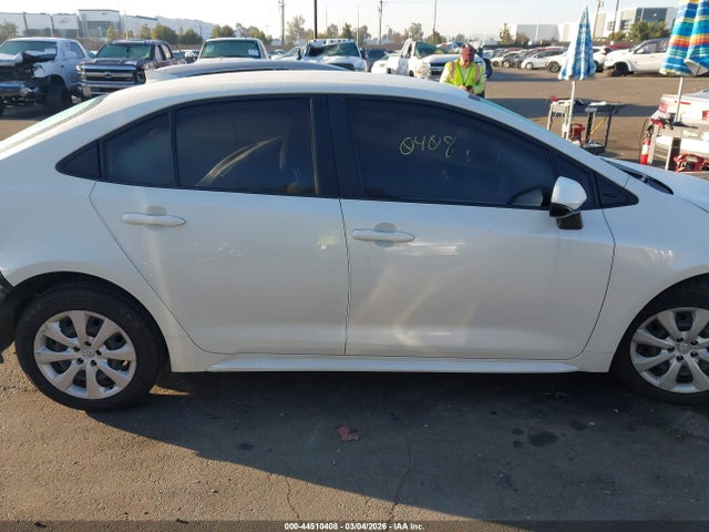 JTDEPMAE7MJ171721 Toyota COROLLA LE