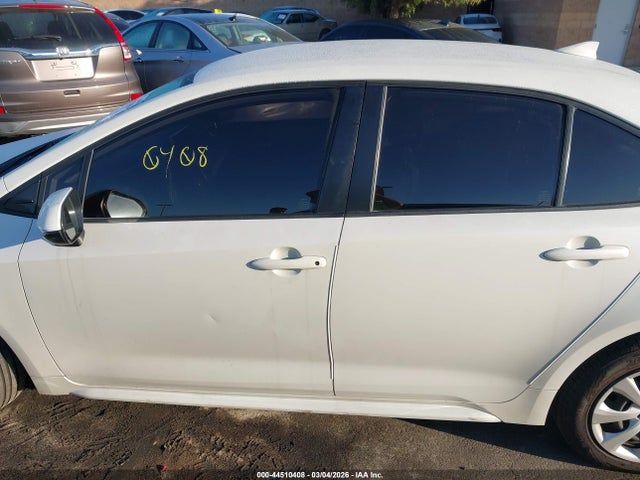JTDEPMAE7MJ171721 Toyota COROLLA LE