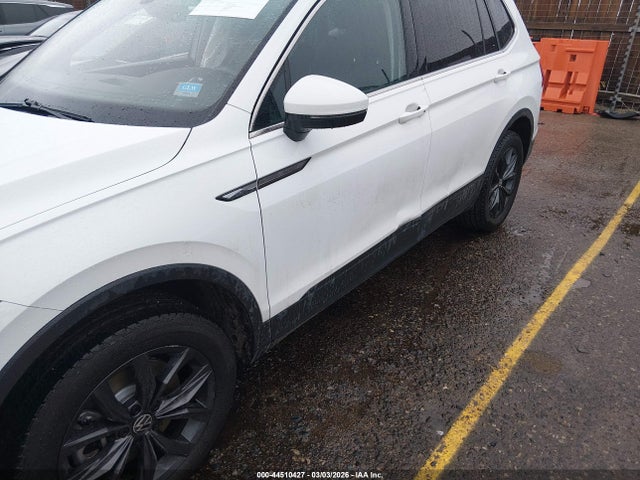 44510427 :رقم المزاد ، 3VV2B7AX4NM047920 vin ، 2022 Volkswagen Tiguan 2.0t Se مزاد بيع