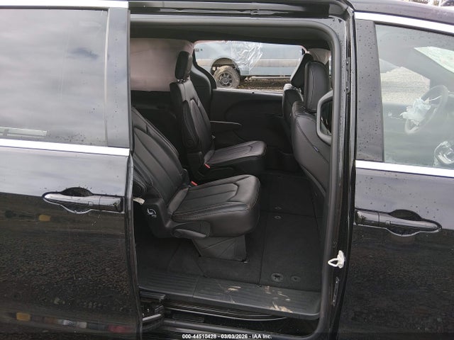 2C4RC1BG6TR231705 Chrysler Pacifica Select