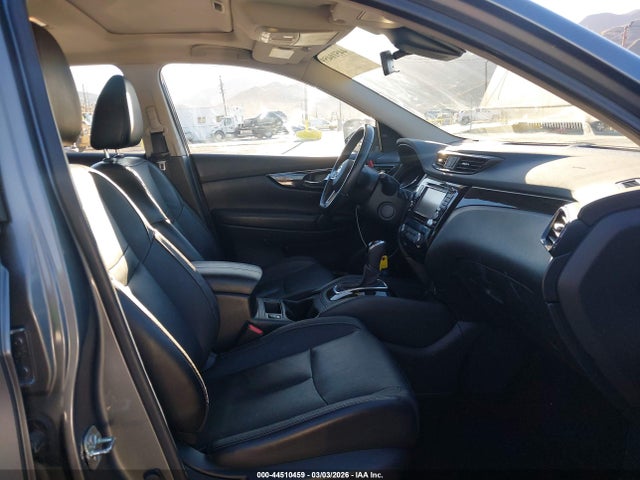 JN1BJ1CP6JW165363 Nissan Rogue Sport Sl