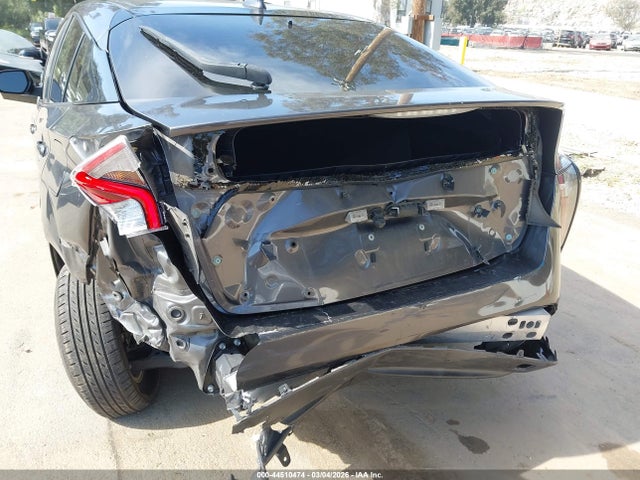 Toyota Prius Two 2016 JTDKBRFU3G3018647 Image 17
