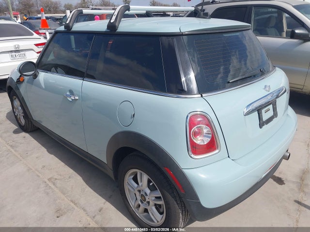 2012 MINI COOPER WMWSU3C5XCT369146 Photo 2