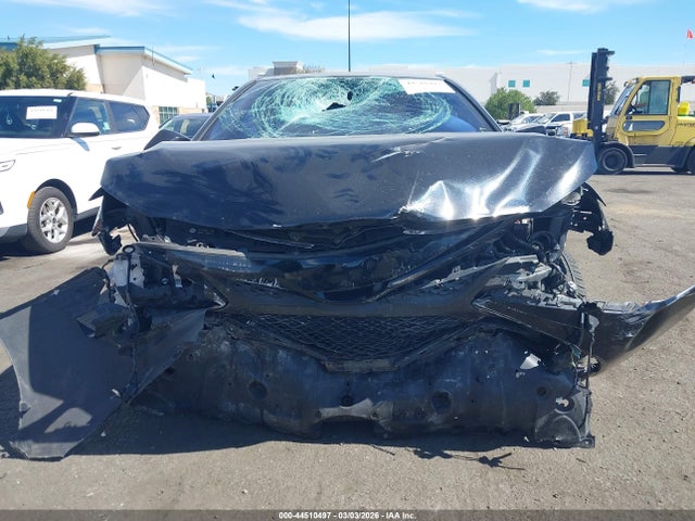4T1B11HKXKU765094 Toyota CAMRY SE