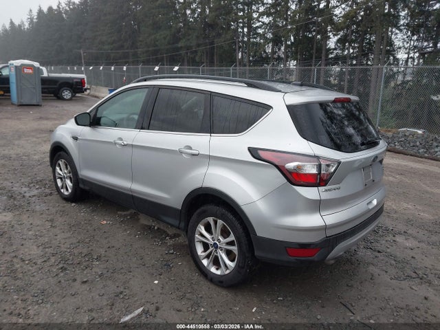 1FMCU9GD8HUA23864 Ford ESCAPE SE