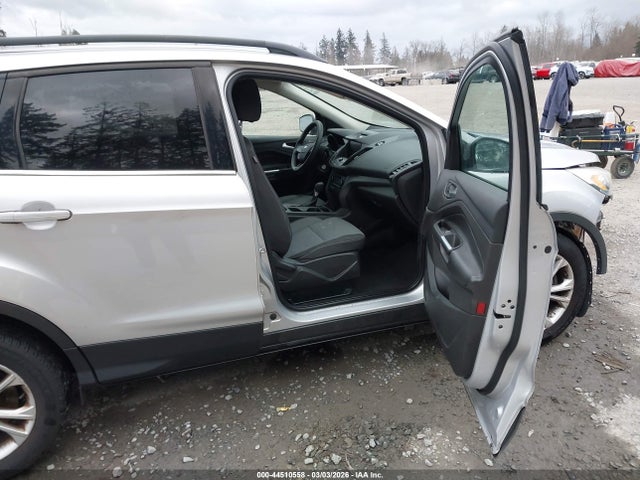1FMCU9GD8HUA23864 Ford ESCAPE SE