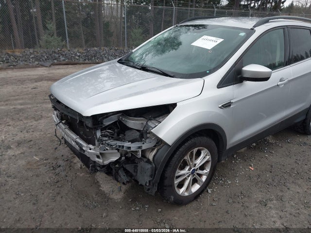 1FMCU9GD8HUA23864 Ford ESCAPE SE