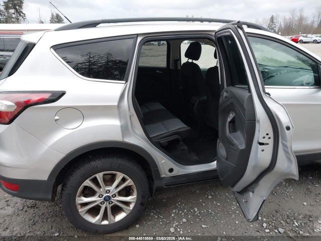 1FMCU9GD8HUA23864 Ford ESCAPE SE