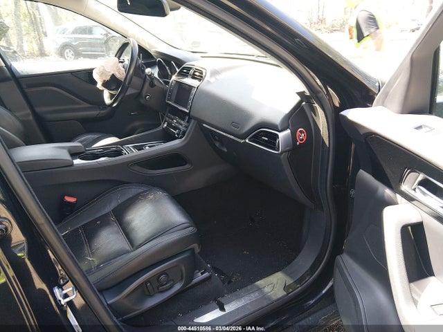 2017 JAGUAR F-PACE SADCK2BVXHA888438 Photo 4