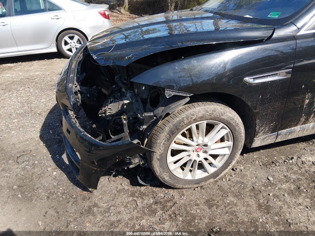 2017 JAGUAR F-PACE SADCK2BVXHA888438 Photo 5