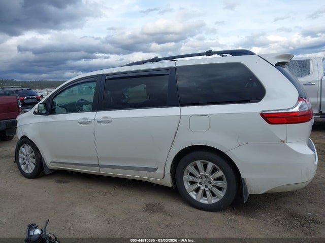 5TDDK3DC1FS110482 Toyota Sienna Limited Premium 7 Passenger