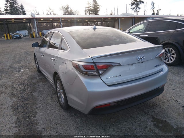 2017 HYUNDAI SONATA HYBRID KMHE24L35HA061312 Photo 2