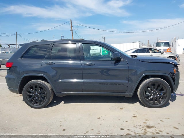 1C4RJEAG0HC965562 Jeep Grand Cherokee Altitude 4x2