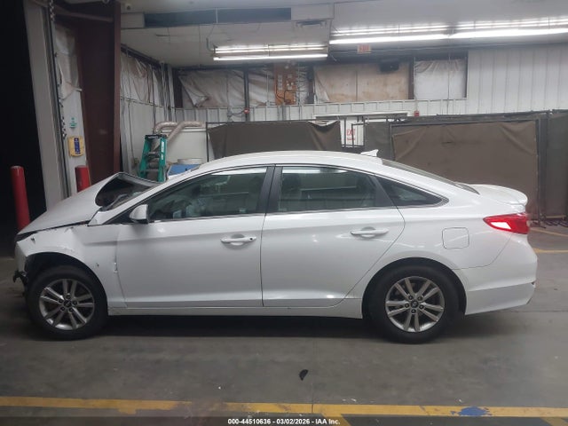 Hyundai SONATA SE 2016 5NPE24AFXGH367205 Image 14