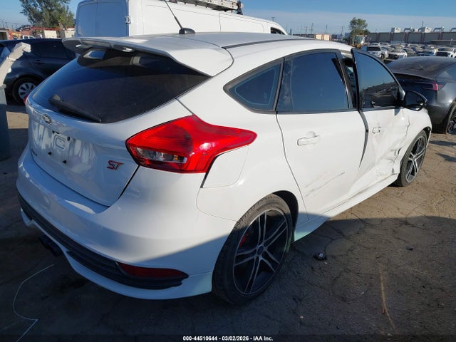 Ford FOCUS ST 2017 1FADP3L90HL296288 Image 4