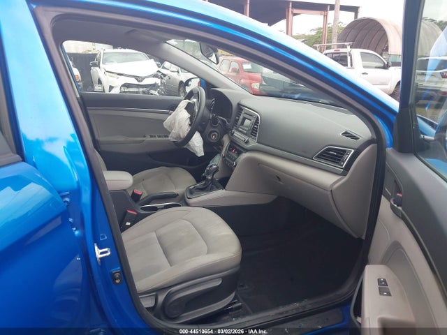 2017 HYUNDAI ELANTRA KMHD74LF3HU422039 Photo 4