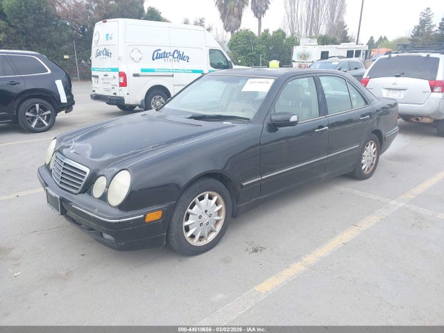 44510656 :رقم المزاد ، WDBJF65J2YB120694 vin ، 2000 Mercedes-benz E 320 مزاد بيع