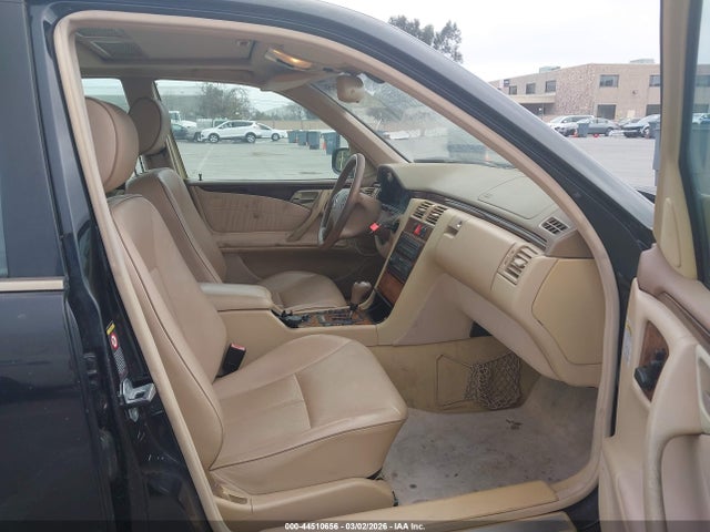 44510656 :رقم المزاد ، WDBJF65J2YB120694 vin ، 2000 Mercedes-benz E 320 مزاد بيع