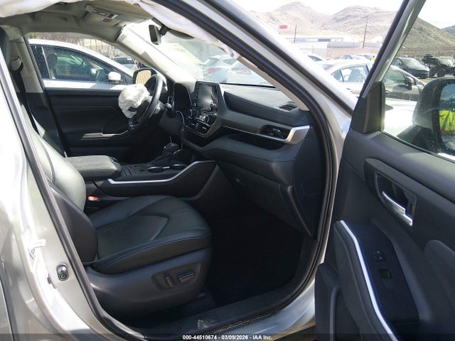 5TDHZRBH6LS024904 Toyota Highlander Xle