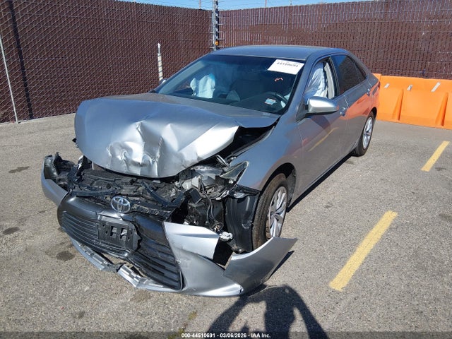 Toyota CAMRY LE 2015 4T4BF1FK6FR500186 Image 2