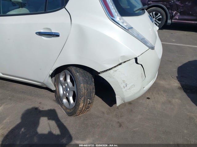 Nissan LEAF SV 2014 1N4AZ0CP0EC338349 Image 6
