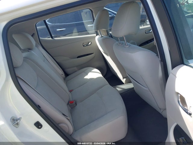 Nissan LEAF SV 2014 1N4AZ0CP0EC338349 Image 8