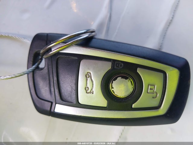 2013 Bmw 328i მანქანა იყიდება აუქციონზე, vin: WBA3A5C56DF355527, აუქციონის ნომერი: 44510725