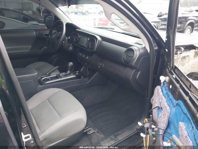 5TFAX5GN6HX100606 Toyota Tacoma Sr