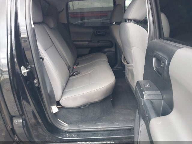 5TFAX5GN6HX100606 Toyota Tacoma Sr