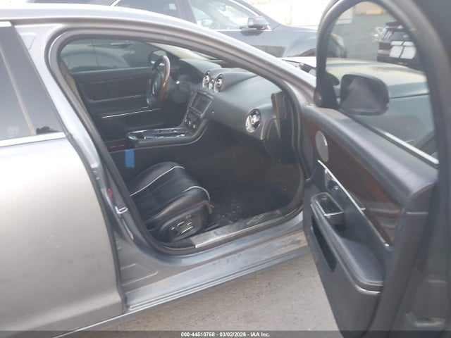 2012 JAGUAR XJ SAJWA2GB2CLV30436 Photo 4